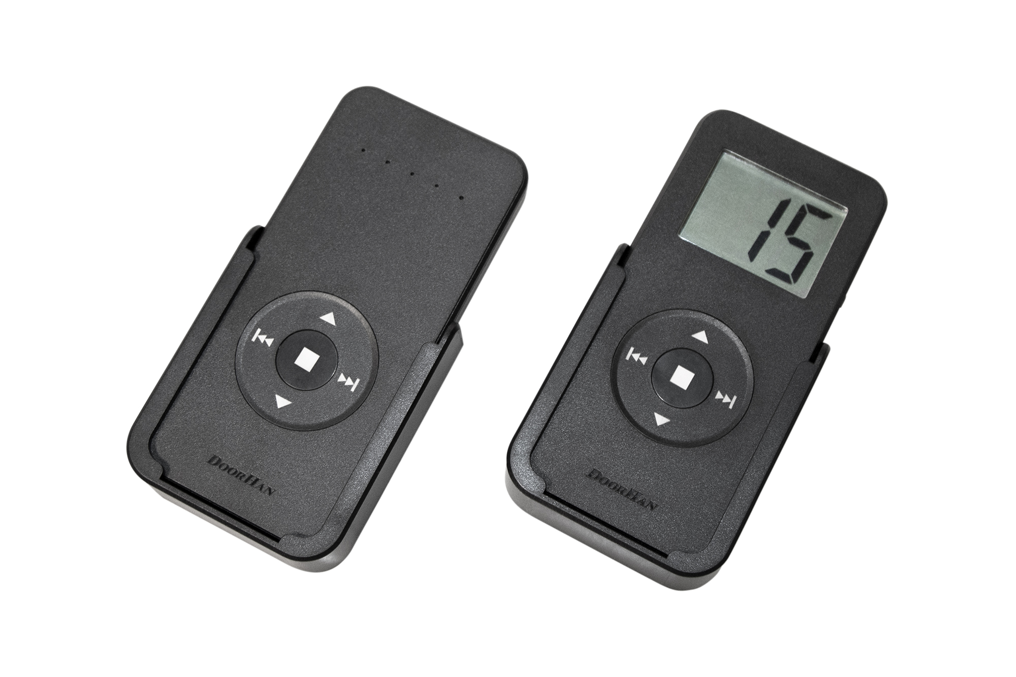 Пульты серий transmitter 5pro-black/15pro-black/15timer-pro-black (трансмиттер 5про-черный/15про-черный/15таймер-черный) предназначены для дистанционного управления всеми видами автоматики DoorHan, произведенной с 2021 года. Занимают две ячейки памяти в радиоприемнике привода. С помощью данных пультов можно реализовать одновременное или раздельное управление сразу пятью/пятнадцатью устройствами.